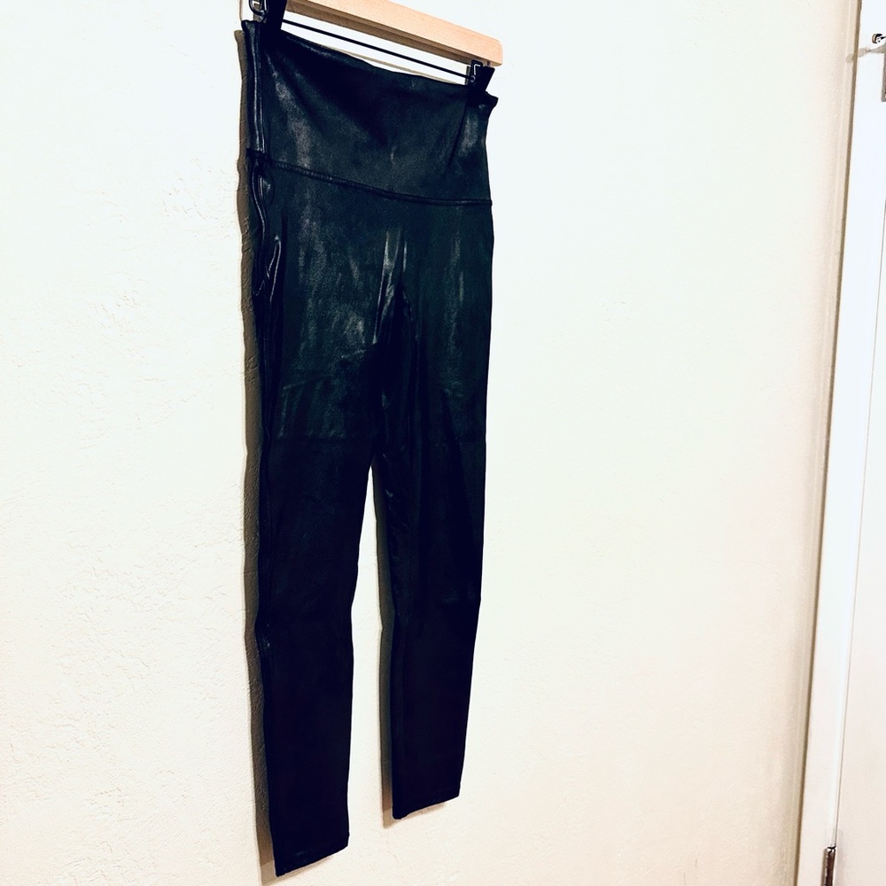 SPANX Faux Leather Shiny Black Leggings size L EUC - Picture 3 of 6